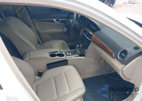 2013 Mercedes-Benz C 350 Sport from USA, damaged, VIN WDDGF5HB3DA751342